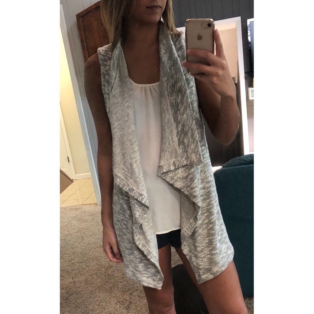 Sweater vest